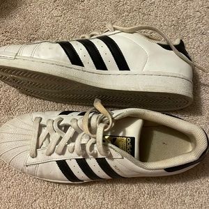 Adidas superstars